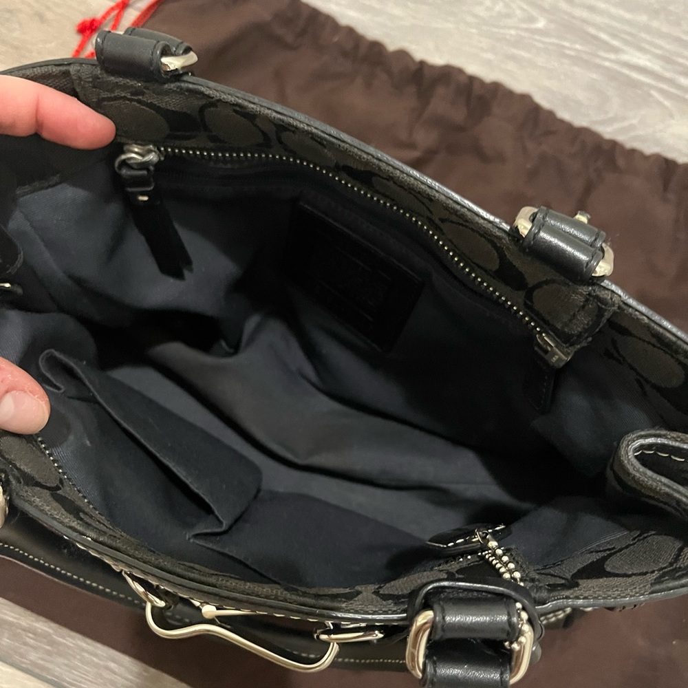 Small black coach Y2K tote from 2005 - Picture 10 of 11